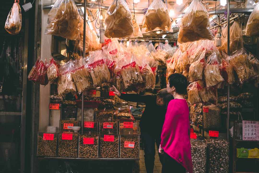 découvrez l'univers savoureux de la street food : des plats variés, des saveurs authentiques et des inspirations du monde entier, le tout servi dans une ambiance conviviale. parfait pour les gourmands en quête de nouveautés et d'expériences culinaires uniques !