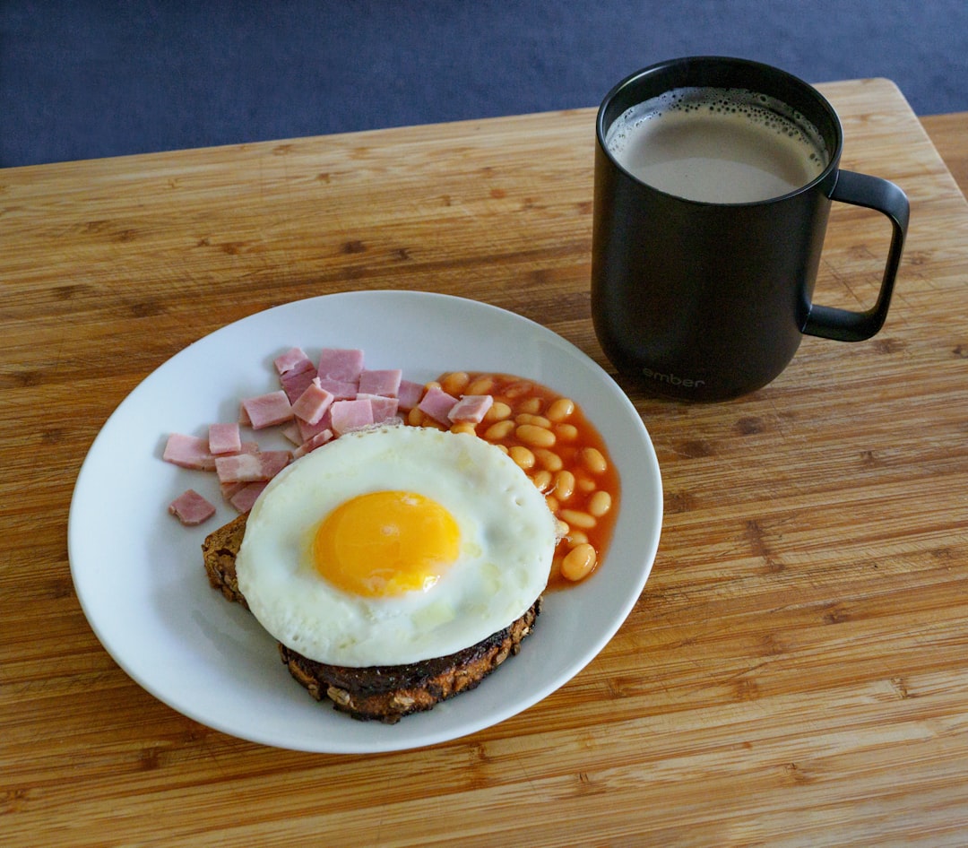 savourez un brunch délicieux et convivial, combinant les saveurs du petit-déjeuner et du déjeuner. découvrez des recettes variées, des boissons rafraîchissantes et des idées pour partager un moment unique en famille ou entre amis.