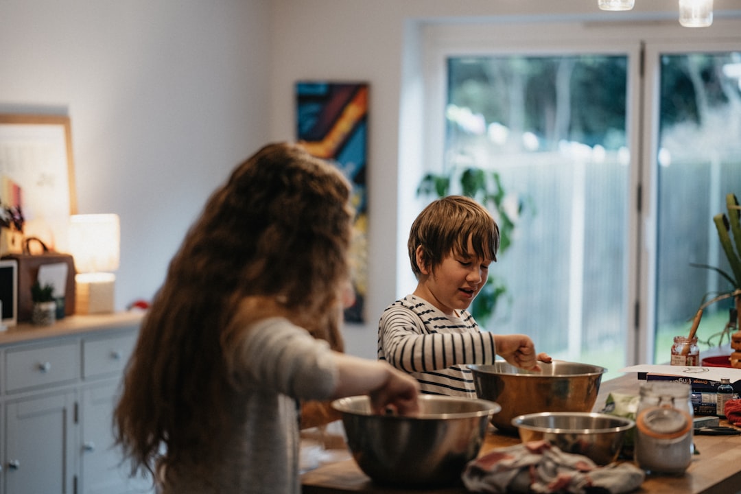 découvrez l'art de la cuisine éthique : des recettes savoureuses, des ingrédients durables et des pratiques respectueuses de l'environnement. apprenez à cuisiner de manière consciente tout en préservant notre planète.