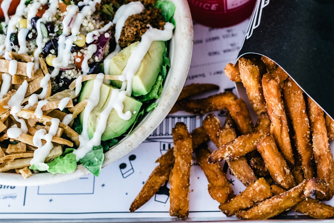 découvrez la fraîcheur et la variété des salad bars : des options saines, personnalisables et délicieuses pour satisfaire toutes vos envies. profitez de salades fraîches, de garnitures savoureuses et de dressings maison pour un repas équilibré.