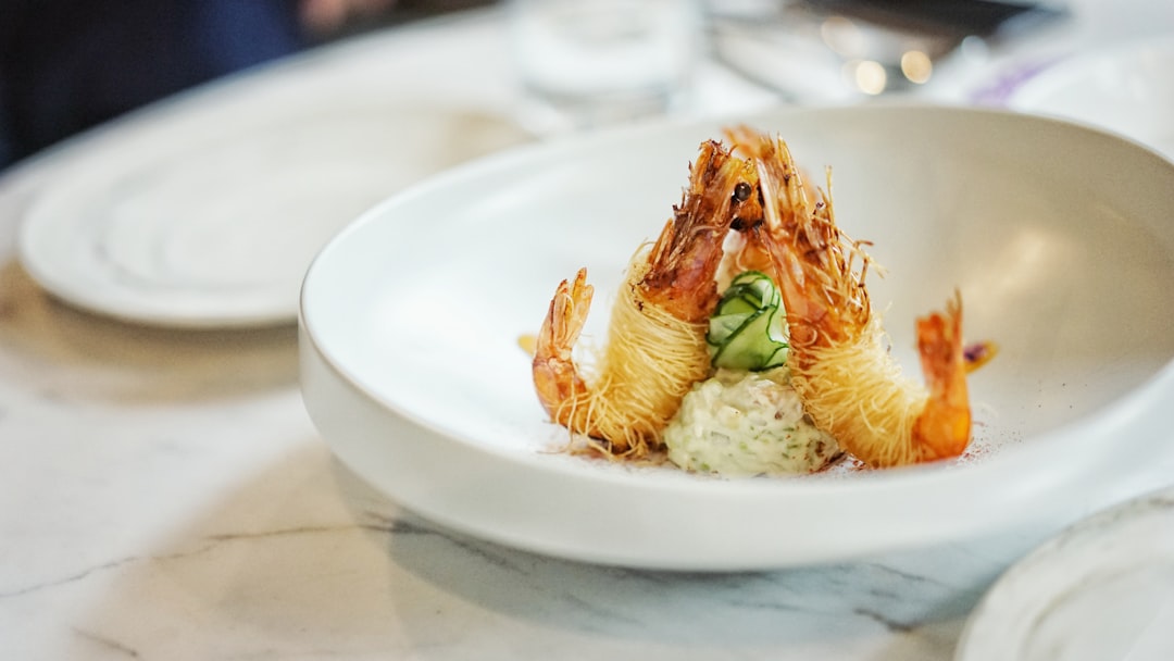 découvrez la richesse et la diversité de la cuisine régionale française. savourez des plats traditionnels préparés avec des ingrédients locaux qui reflètent le patrimoine culinaire de chaque région. embarquez pour un voyage gustatif à travers les spécialités de nos terroirs.