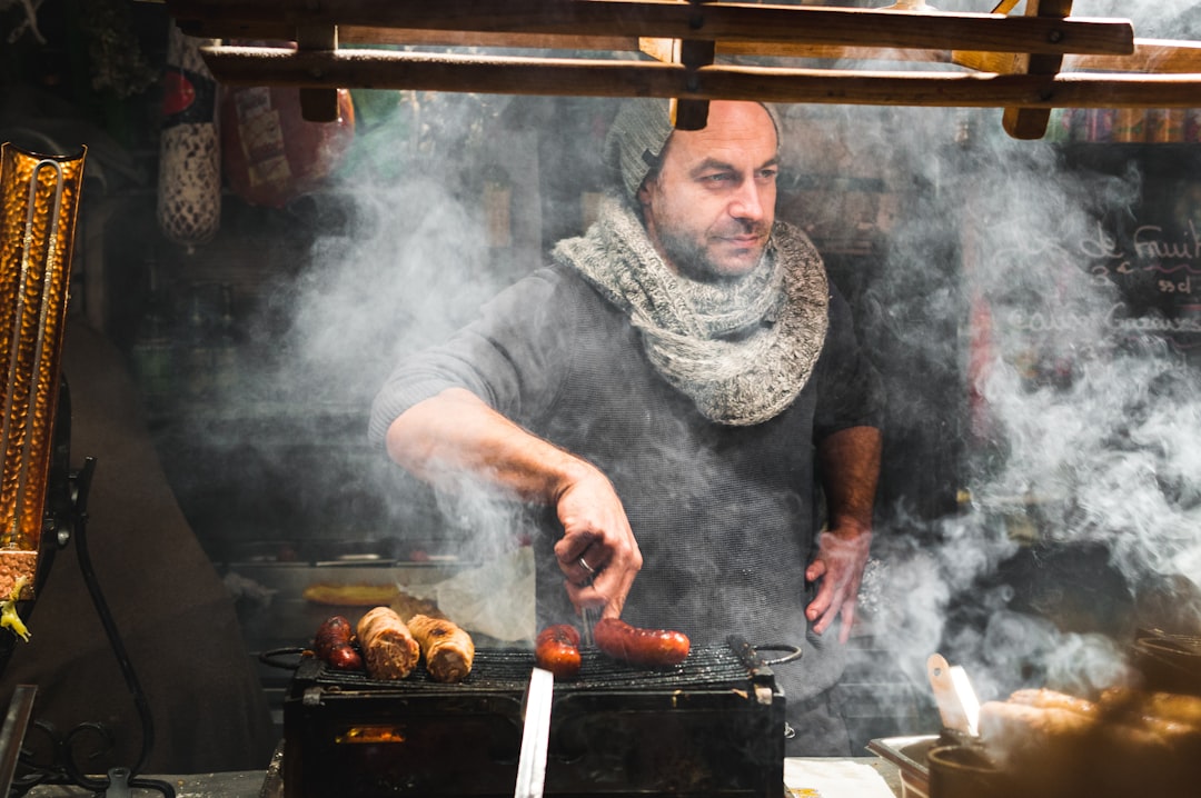 découvrez le meilleur de la street food : des saveurs authentiques, des plats gourmands et une expérience culinaire unique au cœur des rues. explorez la diversité des cuisines de rue et laissez-vous tenter par des délices à chaque coin de rue.