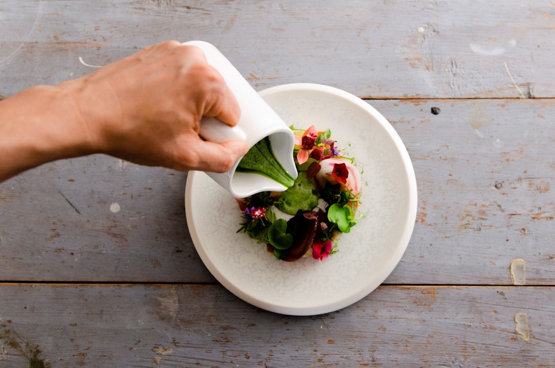 découvrez l'art de la gastronomie : un voyage culinaire qui célèbre les saveurs, les techniques et les traditions des cuisines du monde entier. apprenez des recettes innovantes, explorez des ingrédients raffinés et savourez des expériences gastronomiques uniques.