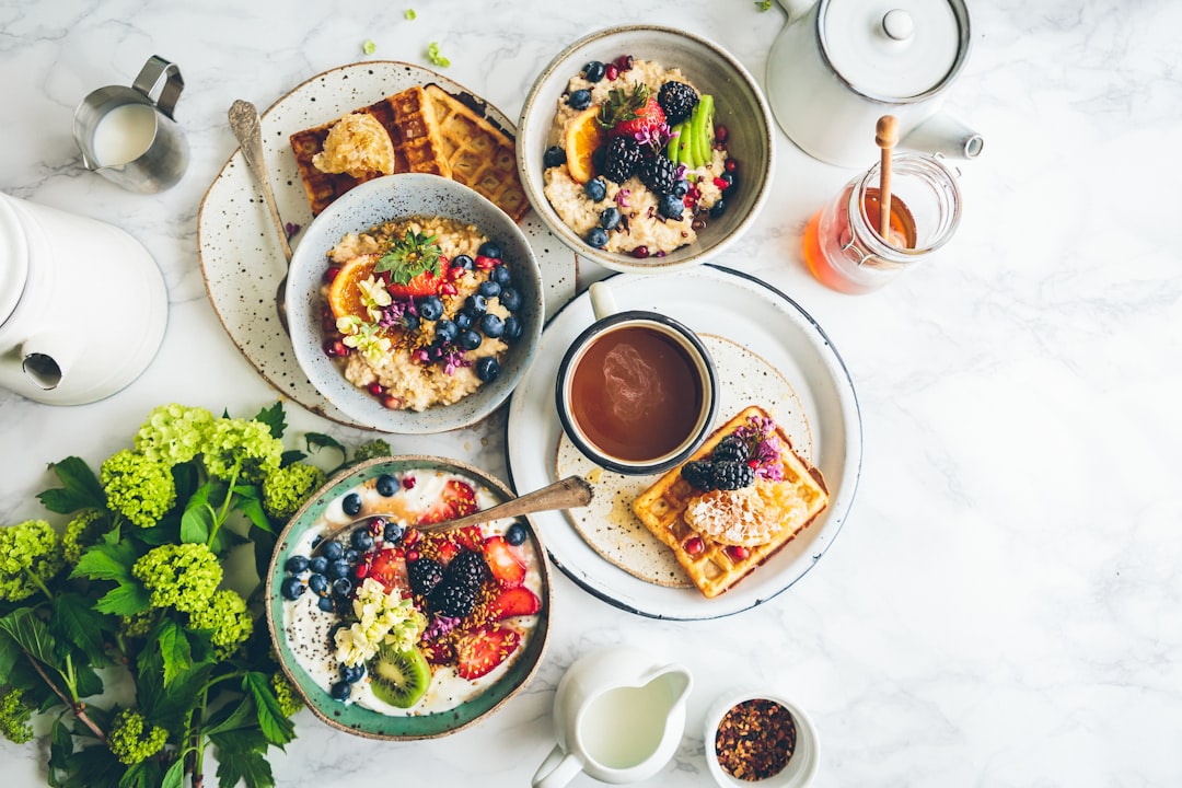 découvrez des idées délicieuses pour un petit-déjeuner équilibré et savoureux. des recettes faciles à préparer, des conseils nutritionnels et des astuces pour bien commencer votre journée avec énergie.