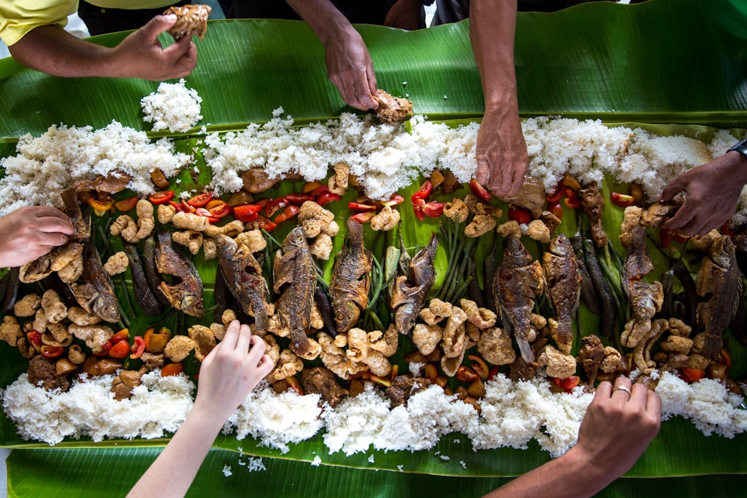 découvrez l'art de la restauration durable avec nos conseils sur les ingrédients écoresponsables, les pratiques respectueuses de l'environnement et les recettes savoureuses qui allient plaisir culinaire et respect de la planète. engagez-vous pour un avenir plus vert tout en savourant des repas délicieux.