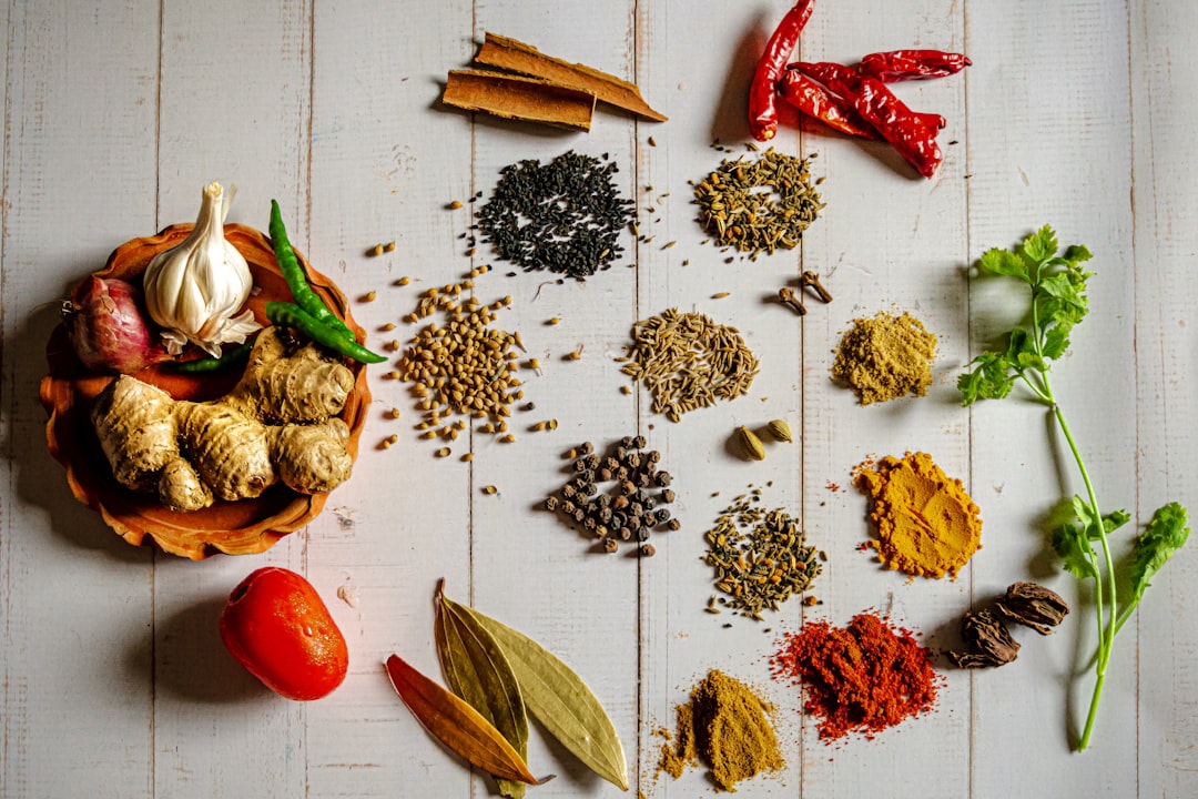 découvrez l'univers fascinant des épices : origines, variétés, bienfaits et conseils d'utilisation pour égayer vos plats. plongez dans le monde des saveurs et des arômes qui transformeront votre cuisine en un véritable festival gustatif.