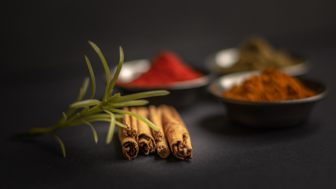 découvrez l'univers fascinant des épices : des saveurs intenses aux bienfaits santé, explorez comment ces trésors aromatiques peuvent transformer vos plats et éveiller vos sens.